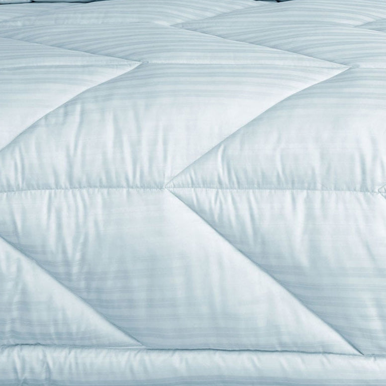 White Cottage Lightweight Ready To Use Quilt, Comforter