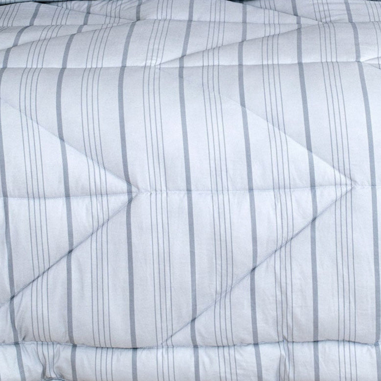 White Cottage Lightweight Ready To Use Quilt, Comforter
