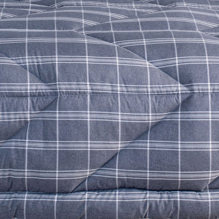 White Cottage Lightweight Ready To Use Quilt, Comforter