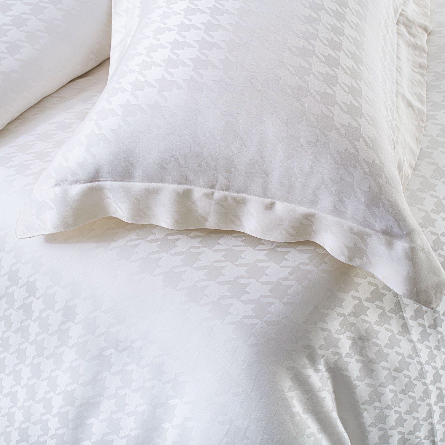 005 White