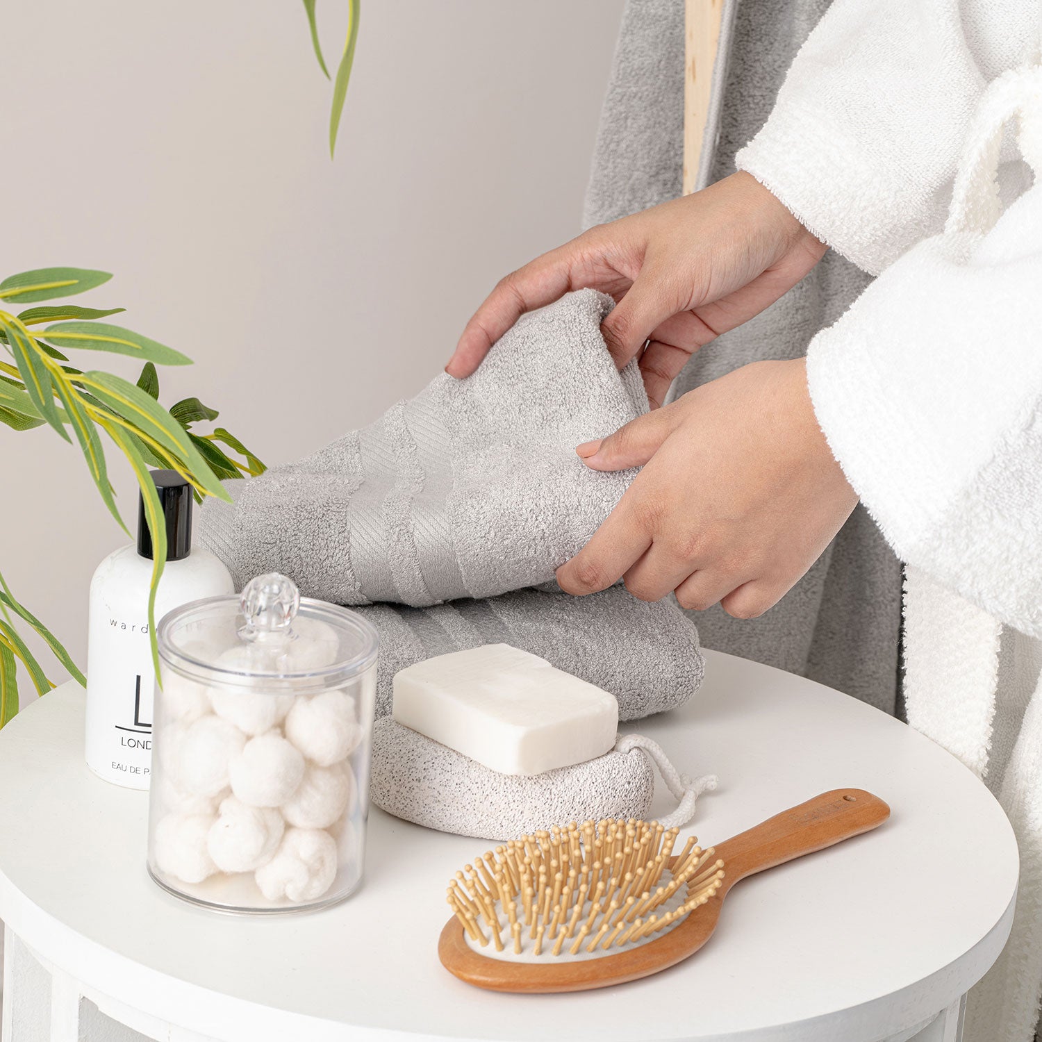 The Bamboo Hand Towel – Ultra-Absorbent Elegance for Everyday Use
