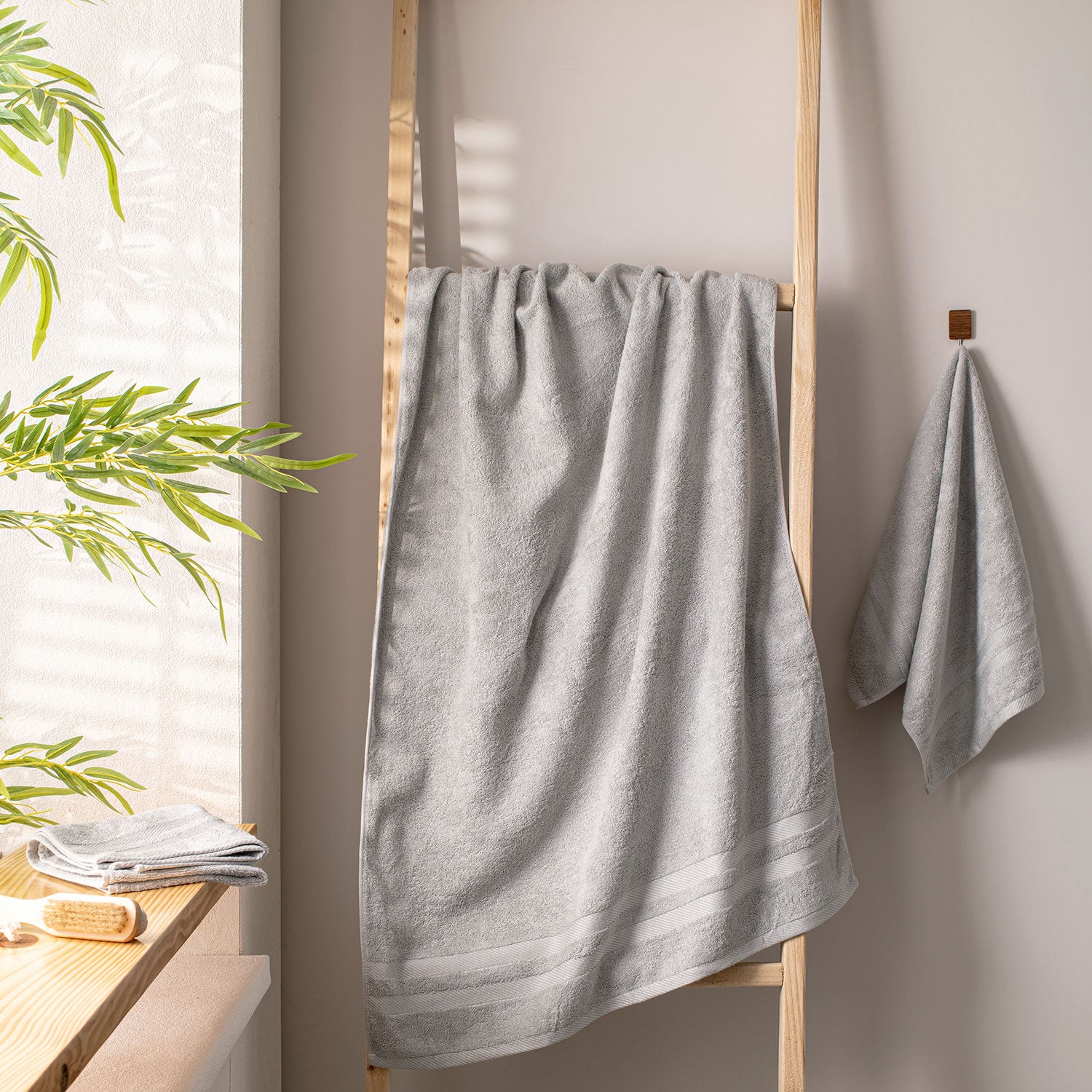 Dark Grey 03