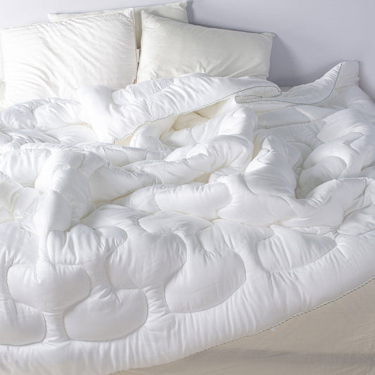 LIGHTWEIGHT SUMMER QUILT/COMFORTER WITH NATURAL WOOD PULP TENCEL™ - TENCEL QUILT ( CERTIFIED BY A SWISS LABORATORY)