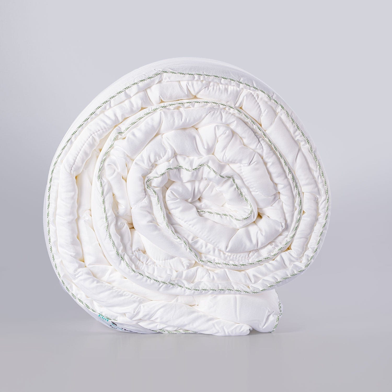 Lightweight Extreme Winter Quilt/Comforter Made From Extracts Of Natural Wood - TENCEL™ Quilt (Certified By A Swiss Laboratory)