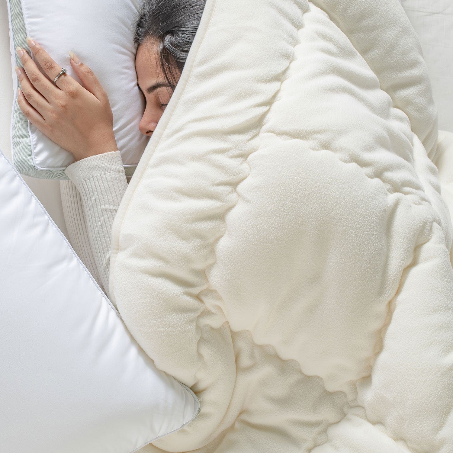 Ultrasoft Antiallergic Extreme Winter Quilt - Arctic Premium Quilt - 700 Gsm (Oeko Certified)