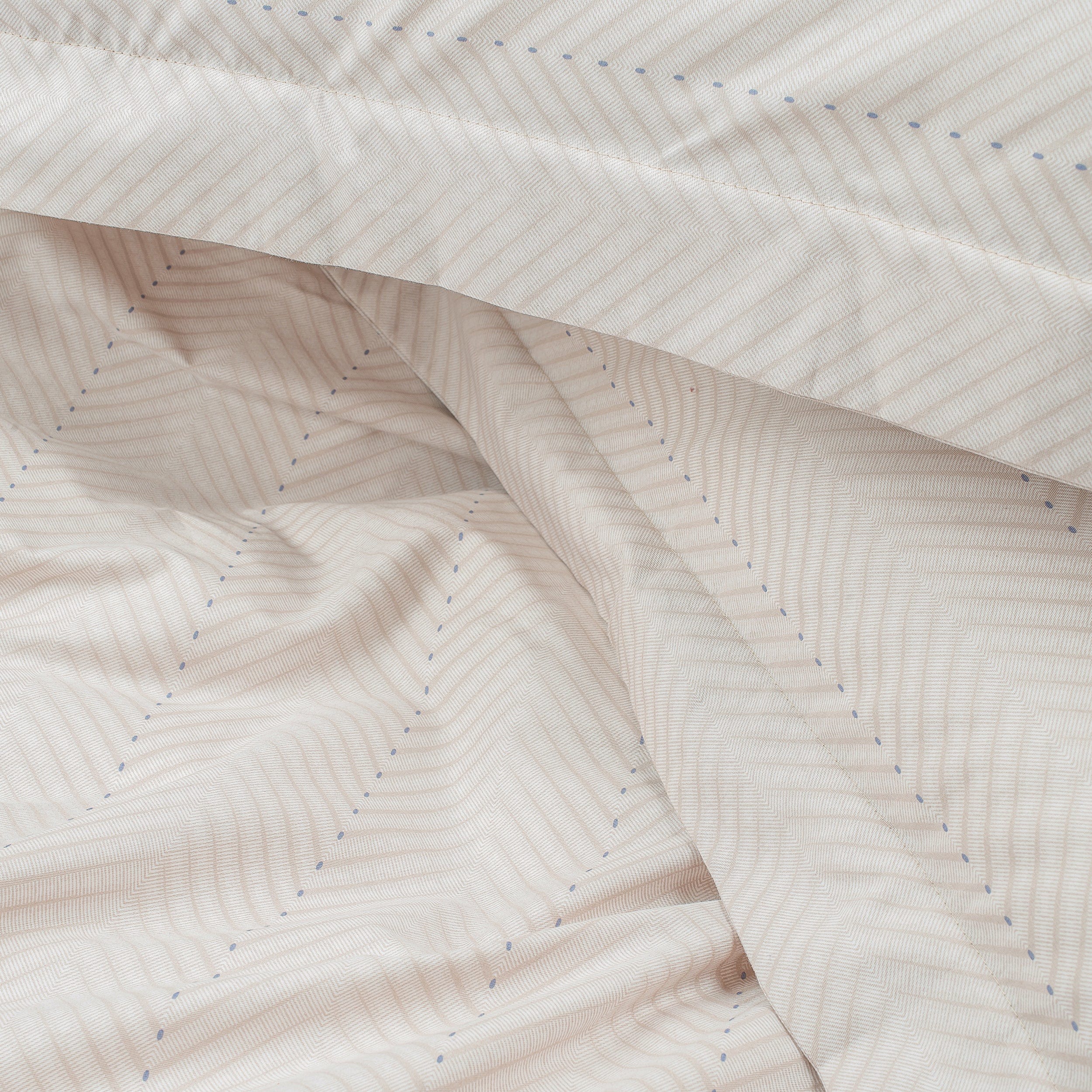 350 Tc Super King Size Bedsheet 2.74Mtr. X 2.74 Mtr. With 2 Pillow Covers