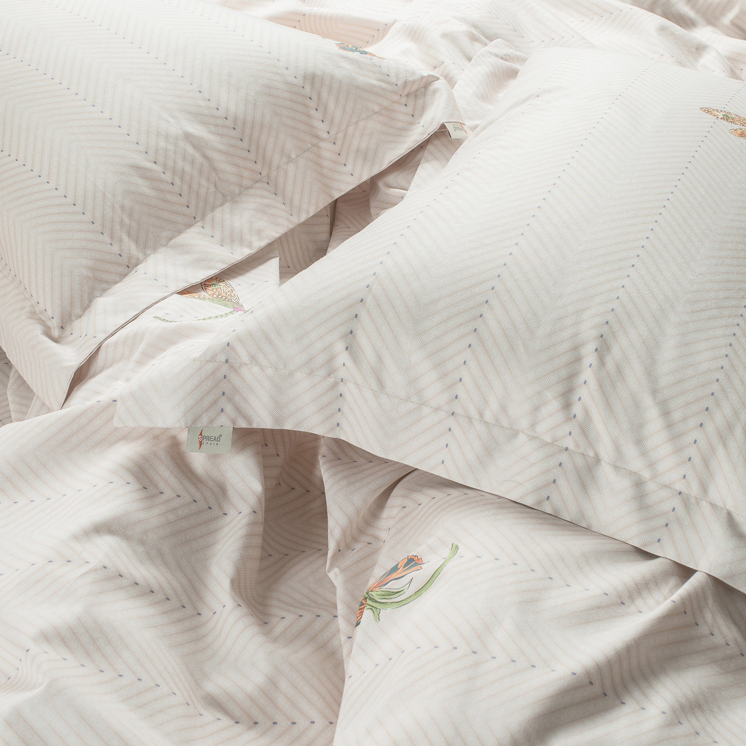 350 Tc Super King Size Bedsheet 2.74Mtr. X 2.74 Mtr. With 2 Pillow Covers
