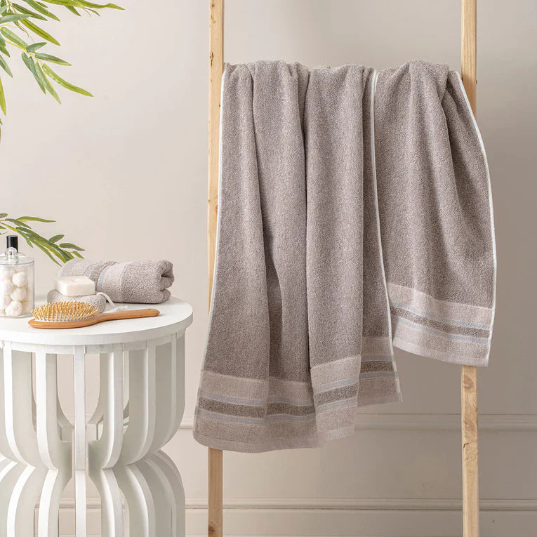 100% Premium Cotton Towel – Ultra-absorbent, Quick-Dry