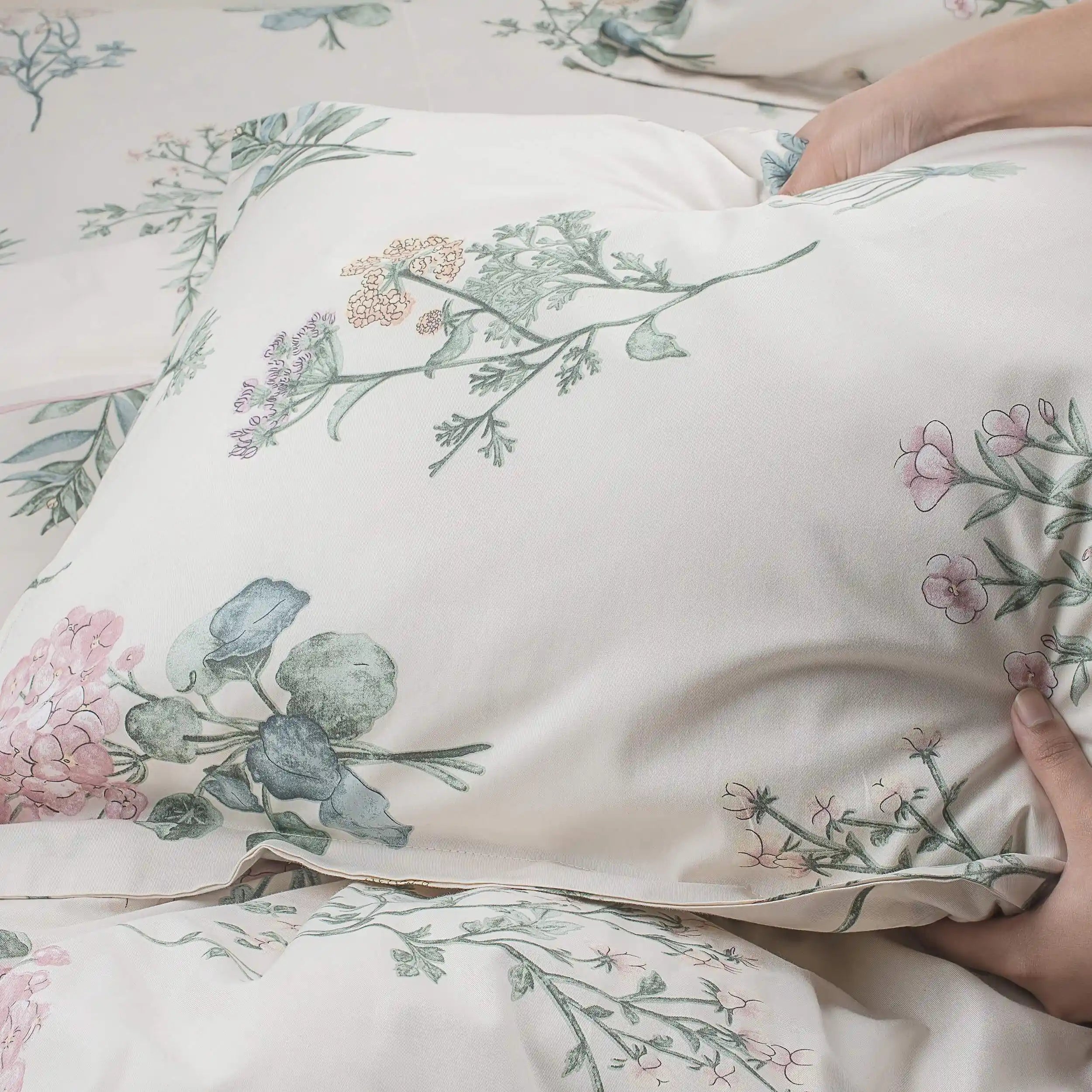 350 Tc Super King Size Bedsheet 2.74Mtr. X 2.74 Mtr. With 2 Pillow Covers