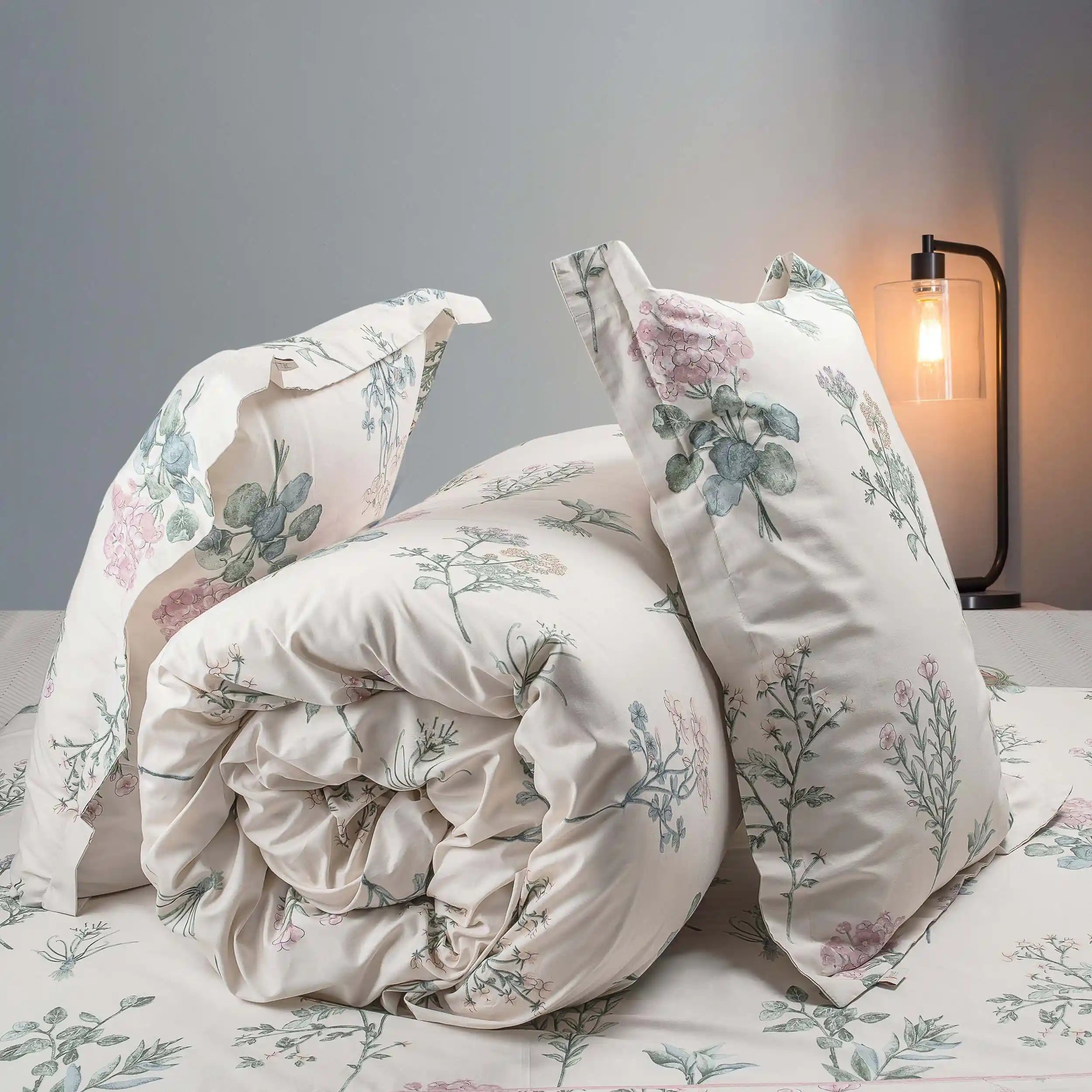 350 Tc Super King Size Bedsheet 2.74Mtr. X 2.74 Mtr. With 2 Pillow Covers