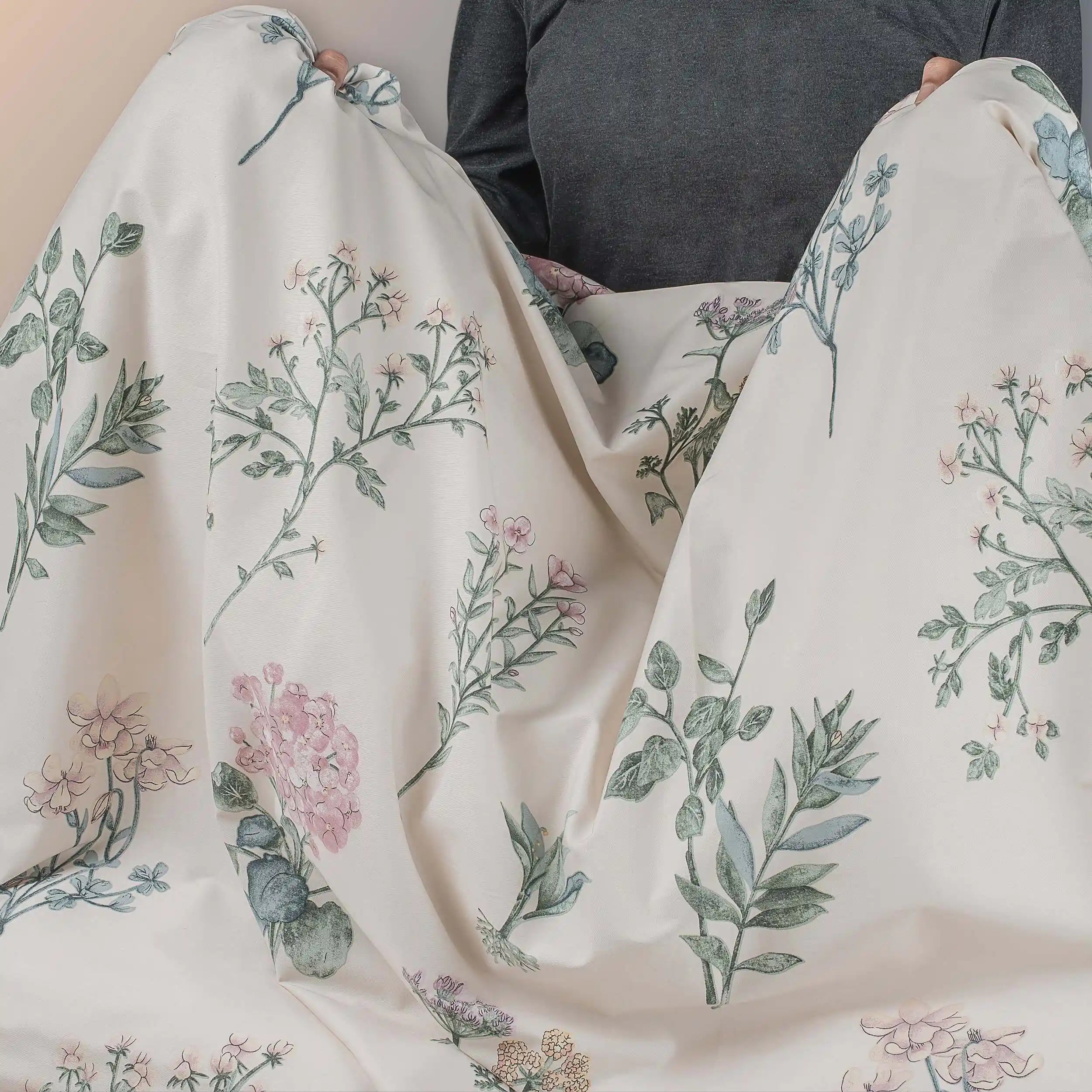 350 Tc Super King Size Bedsheet 2.74Mtr. X 2.74 Mtr. With 2 Pillow Covers