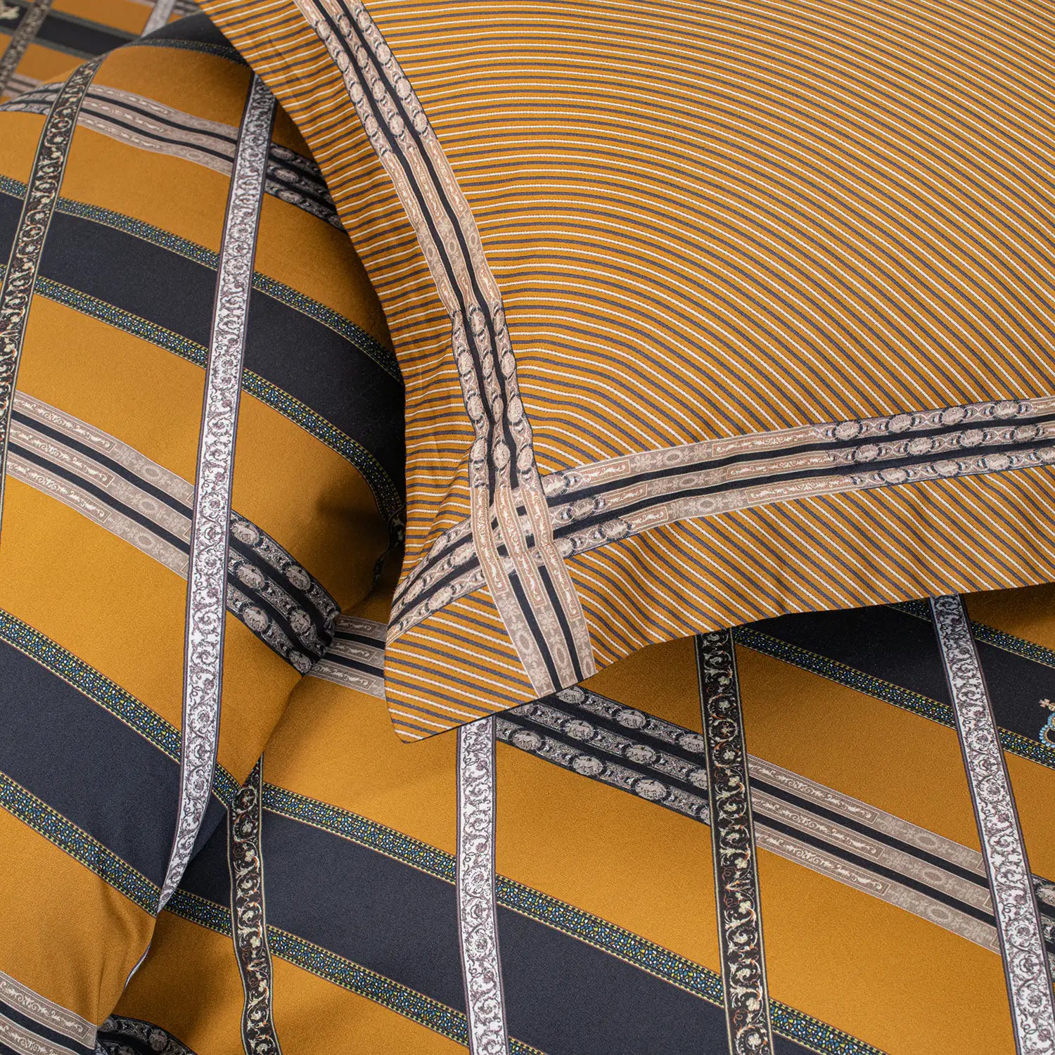 Global Black Duvet/Quilt Cover