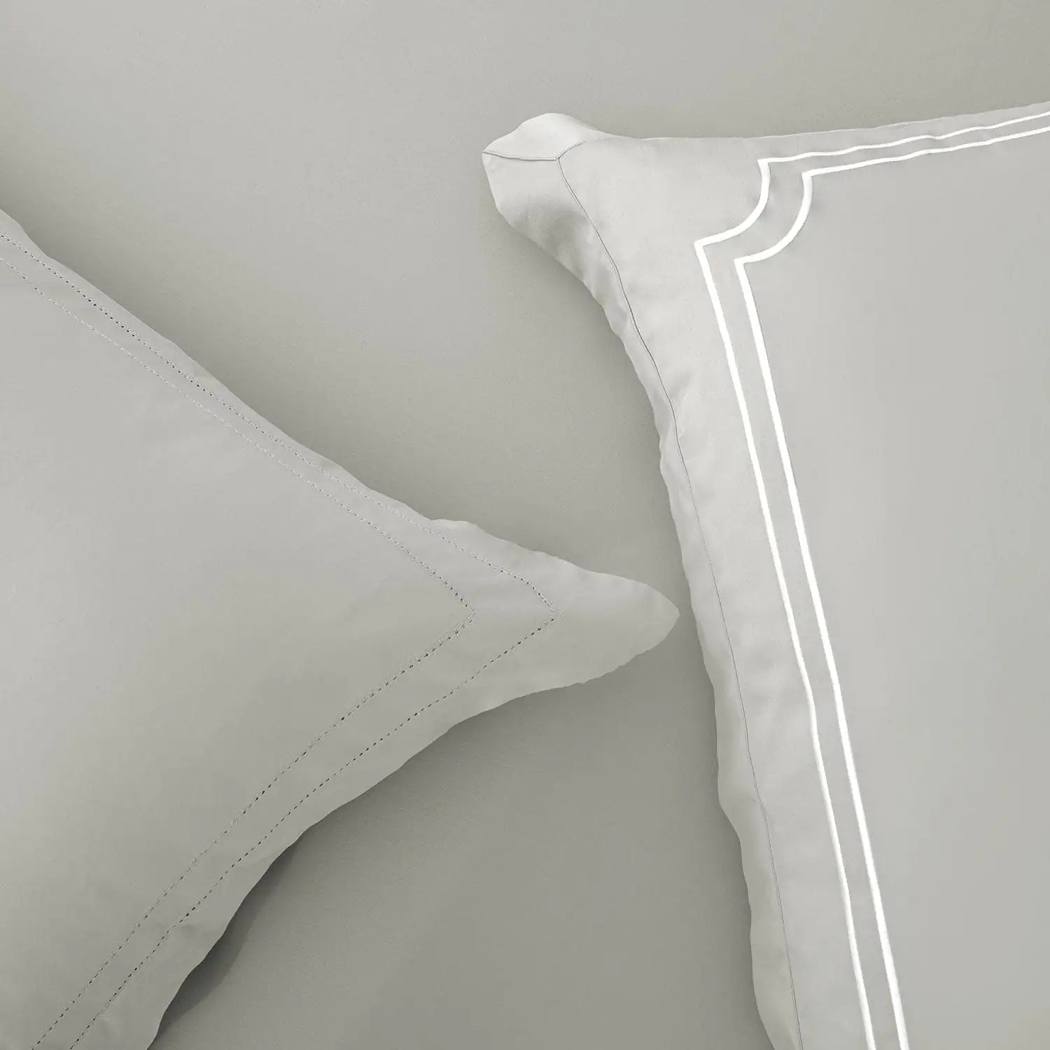 THE TUSCANY EMB. PILLOW COVER- 550 TC
