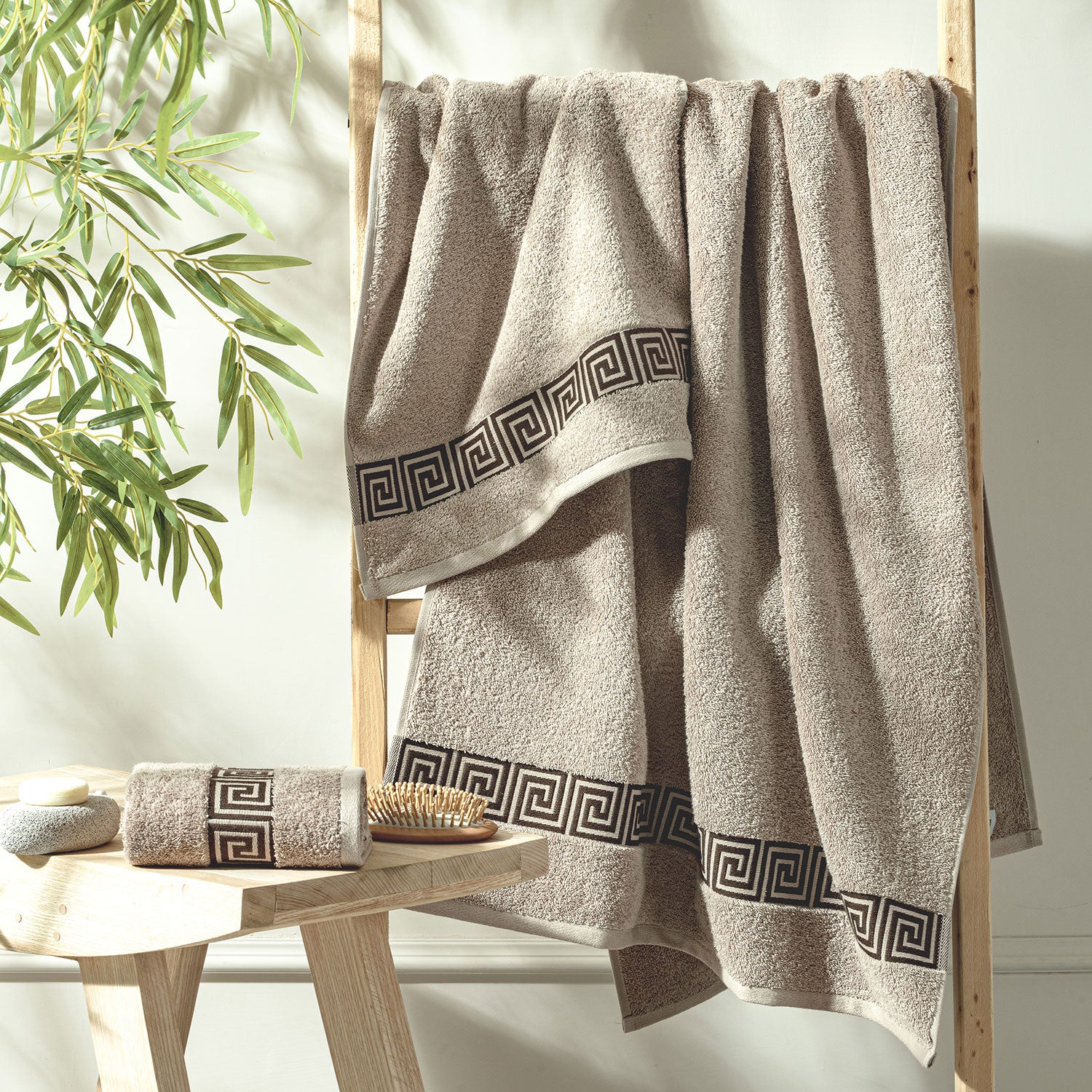 Picasso Towel 3pc Set - Greek Key Border