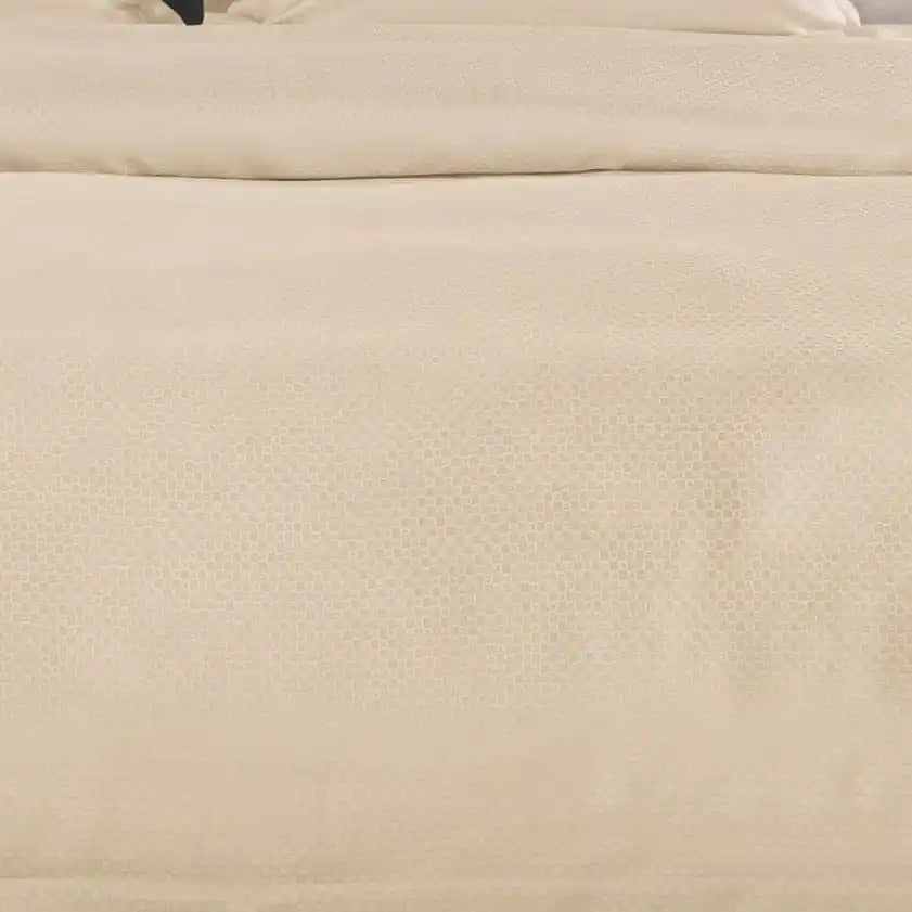 001 Beige