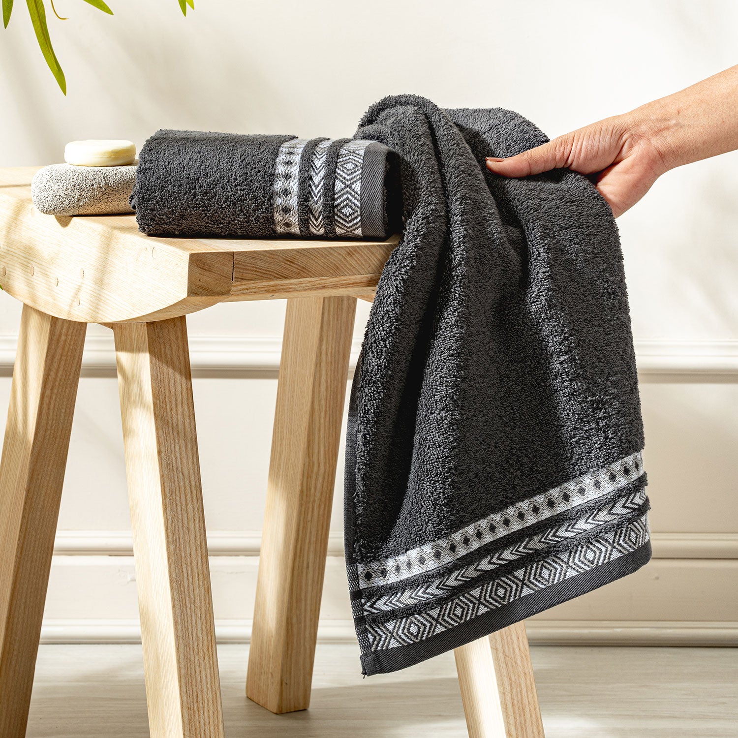 Picasso Hand Towel - Tribal Border