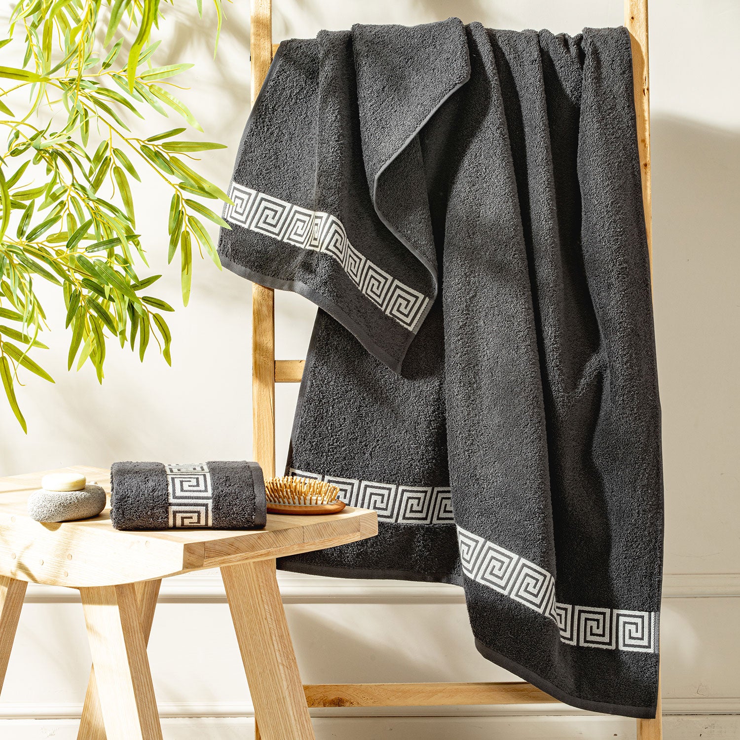 Picasso Towel 3pc Set - Greek Key Border