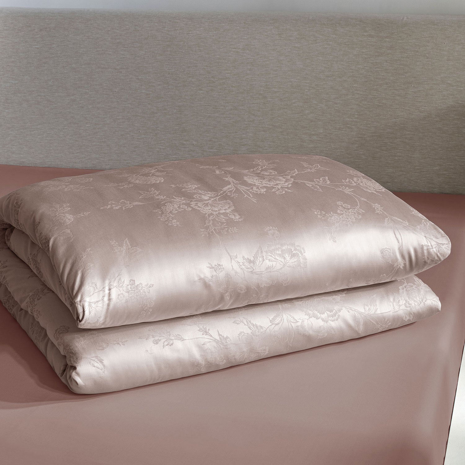 700 TC Italian Couture Royale Bedding Set Collection