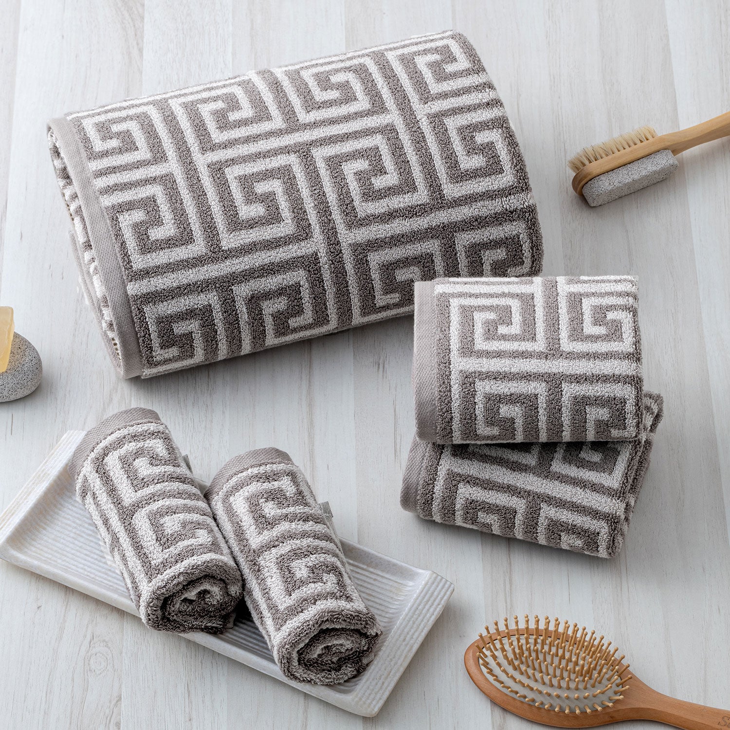 ROMA Towel -All Over - 100% Cotton, Fluffy & Stylish