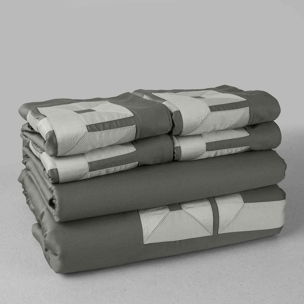 Grey/ight grey