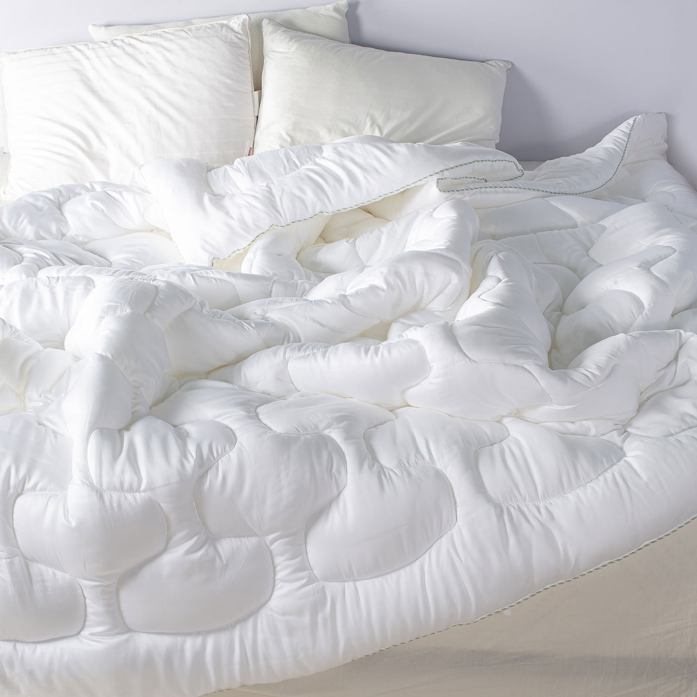 Lightweight Extreme Winter Quilt made from extracts of Natural Wood - TENCEL™ ( Certified by a Swiss laboratory)