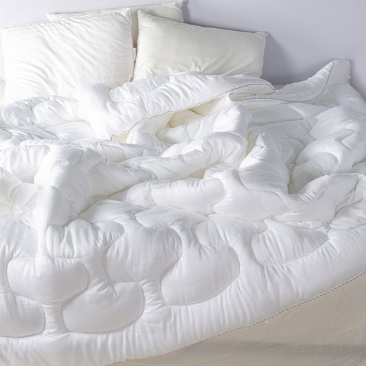 Lightweight Extreme Winter Quilt/Comforter Made From Extracts Of Natural Wood - TENCEL™ Quilt (Certified By A Swiss Laboratory)