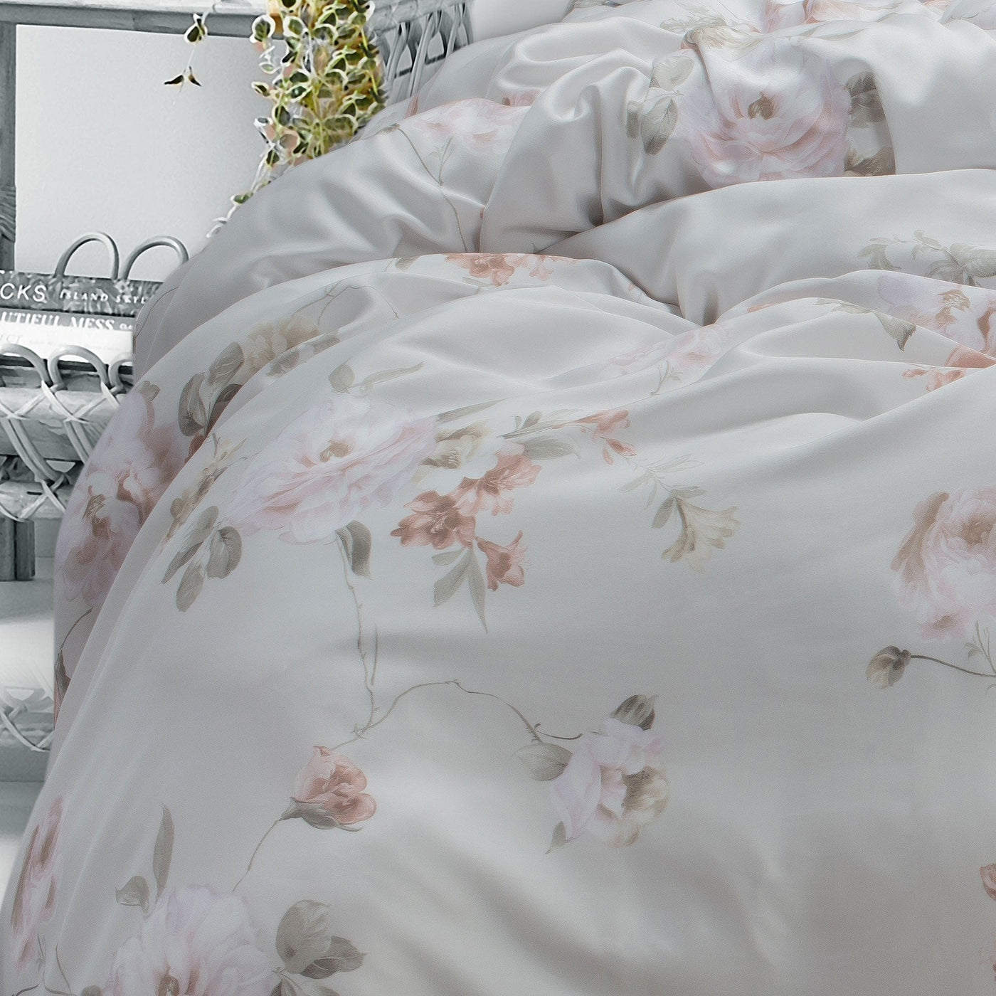 400 Thread Count Super King Size Bedsheet 2.74mtr. x 2.74 mtr. with 2 Pillow Covers