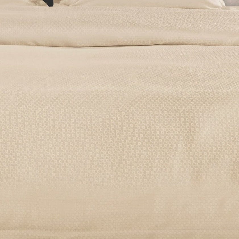 001 Beige