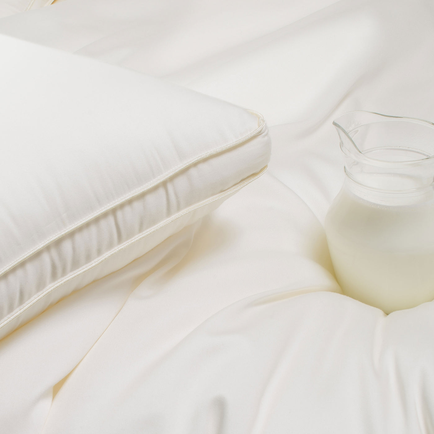 Milk Pillow Filled With Milk Protein Fibres