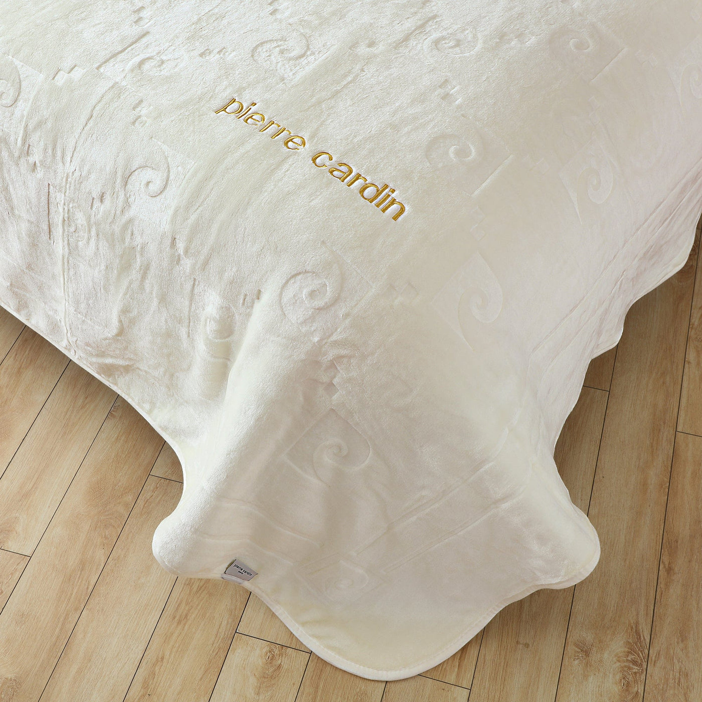 PIERRE CARDIN BLANKETS – Spread Home
